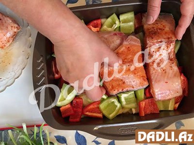 Tərəvəzli forel balığını belə hazırlayın - Video resept