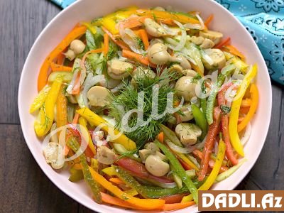 Göbələkli yay salatı resepti