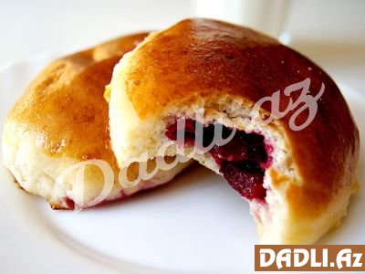 Albalı ilə ipək kimi yumşaq pirojki