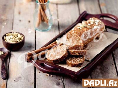 Xurma ilə kolbasa resepti