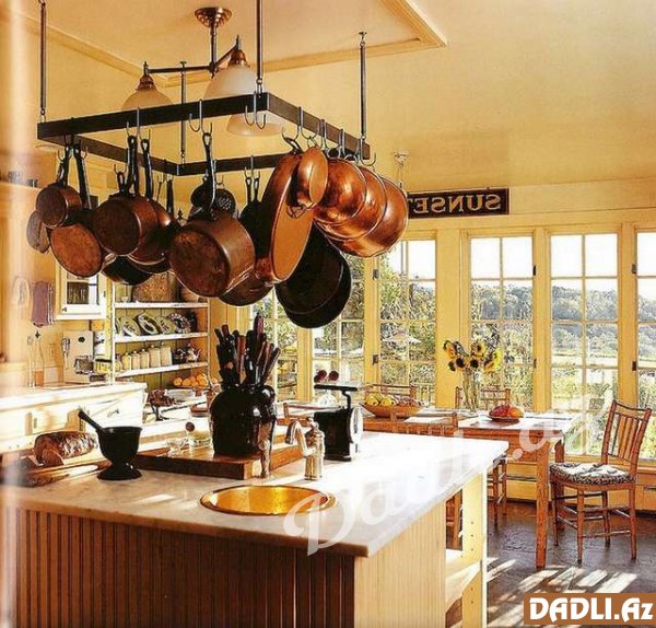 Mətbəxdə əşya dekoru