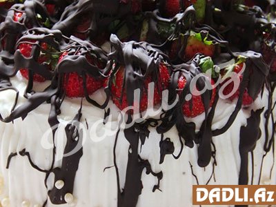 Çiyələkli tort resepti