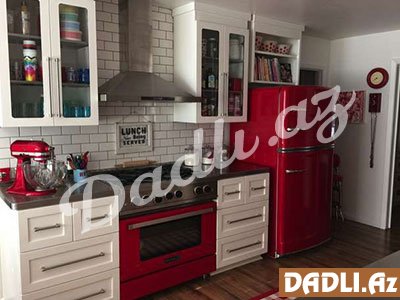 Qırmızı və çəhrayı mətbəx dekorasiyaları