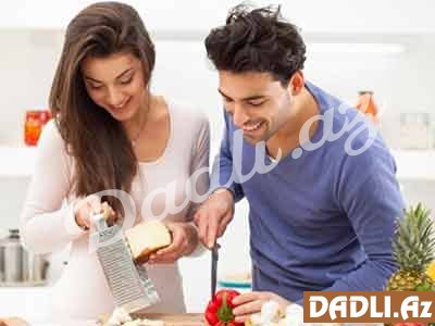 Mətbəxin yolunu tanıyan kişilər...