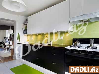 Qara və ağ rəngli süit ilə şık bir mətbəxin 5 sirri