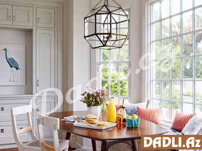 Bay penceresindəki yemək sahəsi