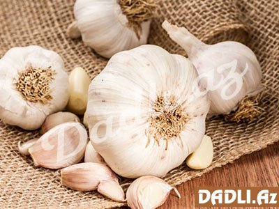 Sarımsağın ilk dəfə BİLƏCƏYİNİZ FAYDALARI: Cinsi zəiflik, xərçəng, qan təzyiqi...