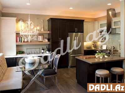 Mətbəxdə tünd rənglər