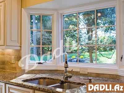 Bay penceresindeki iş sahəsi