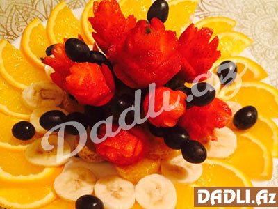 Bəzəkli meyvə salatları