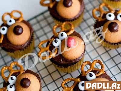 Yeni İl bəzəkli cupcake modelləri