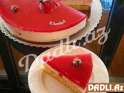 Çiyələkli çizkeyk resepti