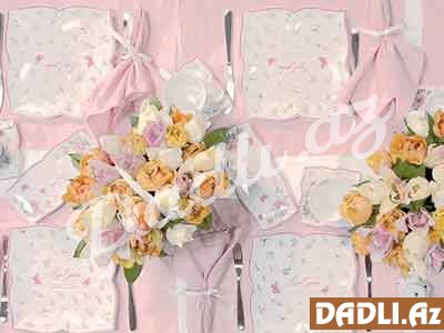 Analar günü səhər yeməyi süfrəsi hazırlamaq