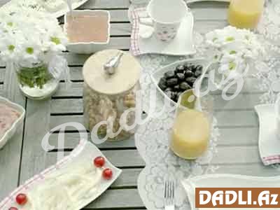 Səhər yeməyi süfrəsi hazırlamaq