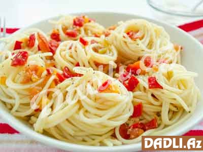 Makaron qaynadarkən