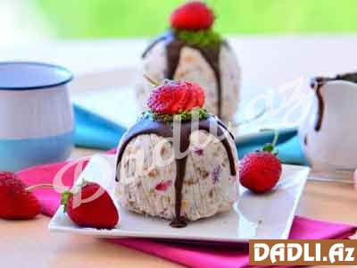 Çiyələkli parfe resepti - Video resept