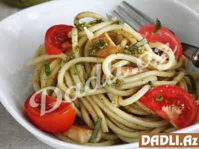 İtalyan mətbəxindən toyuqlu pesto souslu pasta resepti