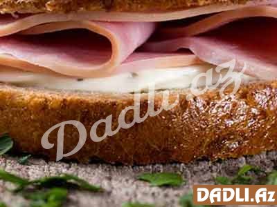 Kolbasalı holland pendirli sendviç resepti