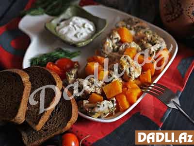 Folqada bişmiş toyuqlu və pendirli balqabaq resepti