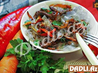 Çinsayağı klassik əriştə zəncəfil və sarımsaqlı dana əti ilə resepti