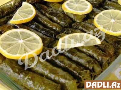 Zeytunyağlı yemək hazırlayarkən