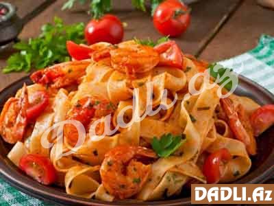 Krevetlərlə və pendirlə makaron resepti