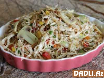 Xırda vermeşilli toyuq salatı resepti