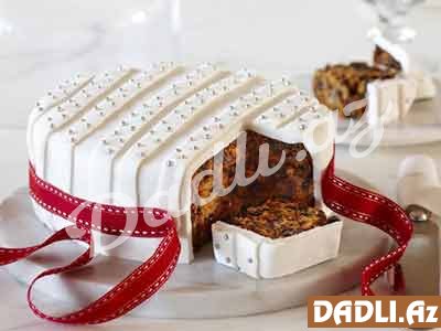 Yeni İl üçün tort bəzəkləri