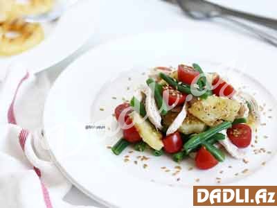 Ananaslı toyuq salatı resepti