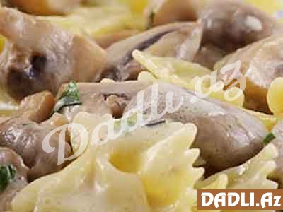Göbələk sousu makaron resepti