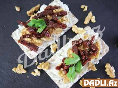 Rokfor pendirli praktik məzə resepti - Video resept