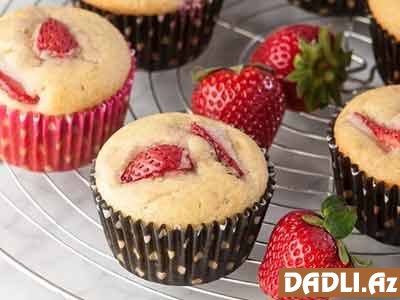 Çiyələkli-bananlı keks resepti