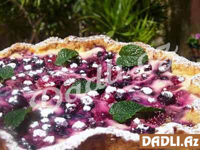 Kəsmikli, armudlu və giləmeyvəli piroq resepti