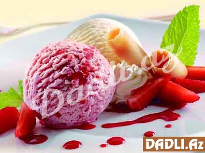 Dondurmanı qablara doldurarkən, qaşığa yapışmaması üçün