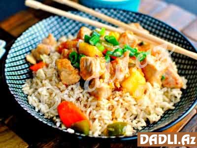 Bibər və toyuqlu plov resepti