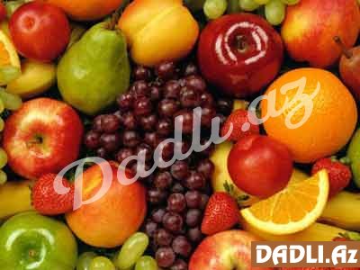 Meyvələri nə zaman yemək lazımdır: yeməkdən əvvəl yoxsa sonra
