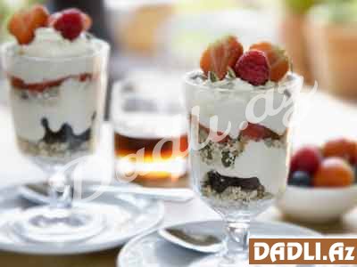 Dənli bitki və çiyələkli yoqurt resepti