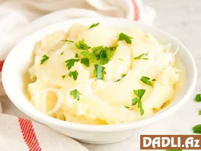 Püre hazırlamaq üçün kartofu qaynadarkən