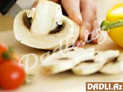 Tərəvəz və ya ət doğradığınız taxta sürüşərək narahatlıq yaradır?