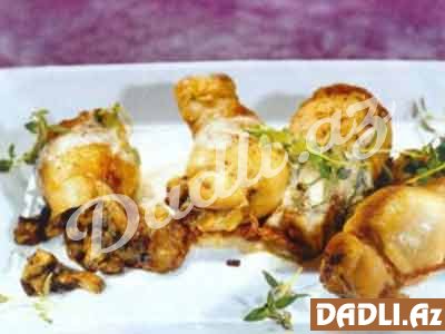 Göbələkli toyuq budu resepti