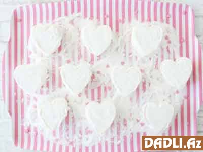 Evdə hazırlanan ürək formalı marshmallow resepti