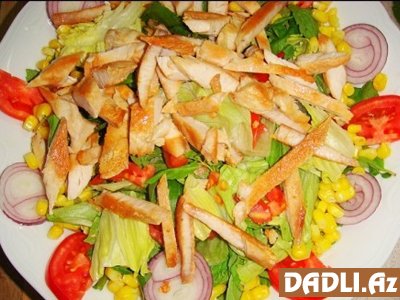 Qızarmış toyuq salatı resepti