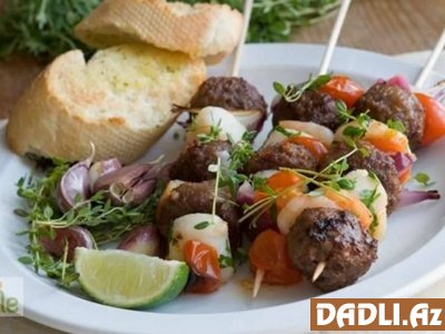 Pomidorlu, bibərli küftə şiş resepti