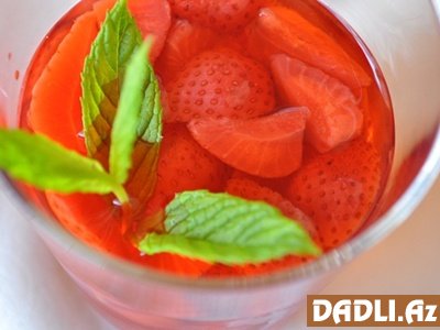 Çiyələk kompotu resepti