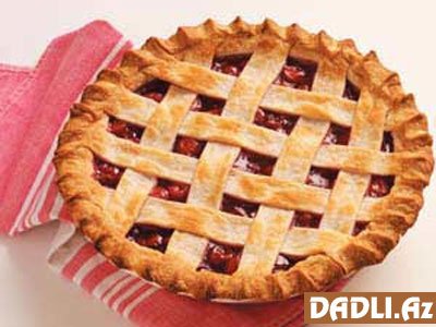 Kiçik qablarda albalılı qozlu piroq resepti