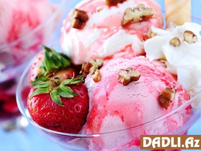 Çiyələkli asan dondurma resepti